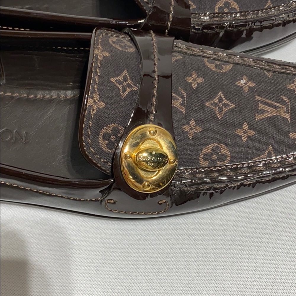 LOUIS VUITTON
Brown Mini Lin Le Moccasin Loafers - Picture 6 of 6